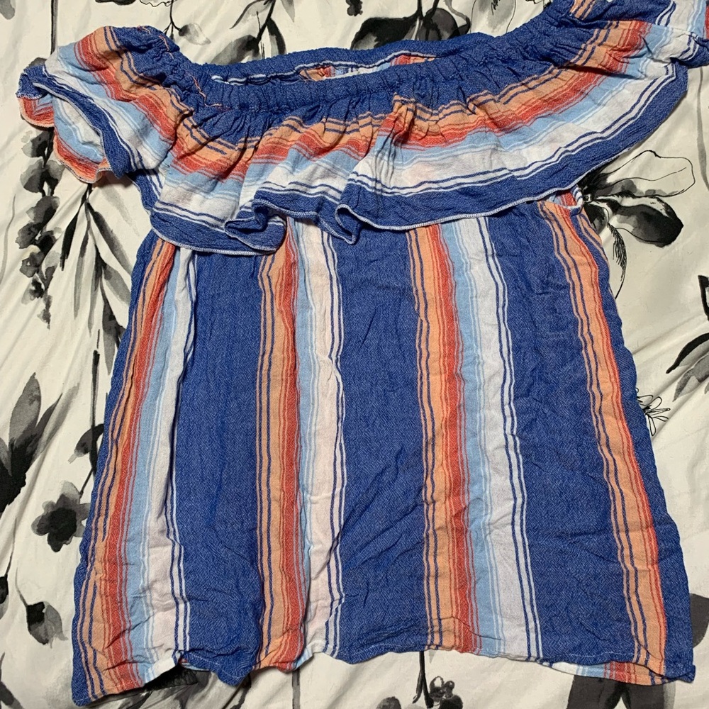 Off the shoulder blouse. Great condition.